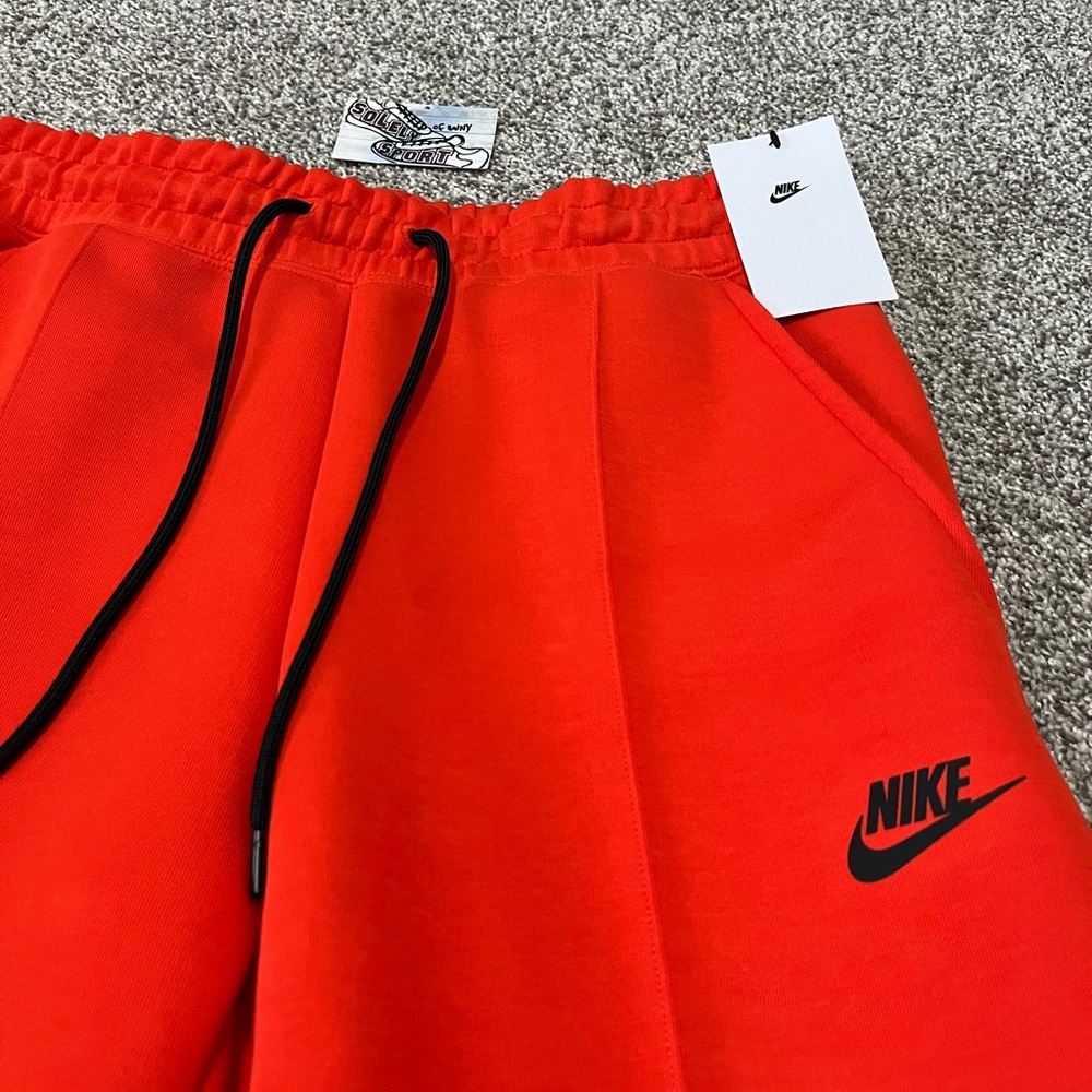 New Nike Tech Fleece Pants Sweatpants Joggers Straight Leg Mid Rise Red Womens - Picture 3 of 5